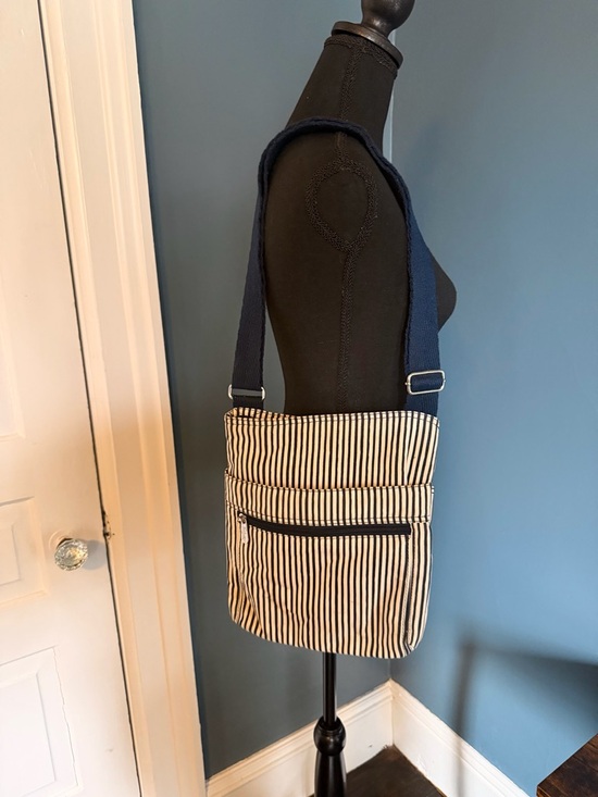 thirty-one Handbags - Thirty-one Navy and Cream Striped Crossbody Bag